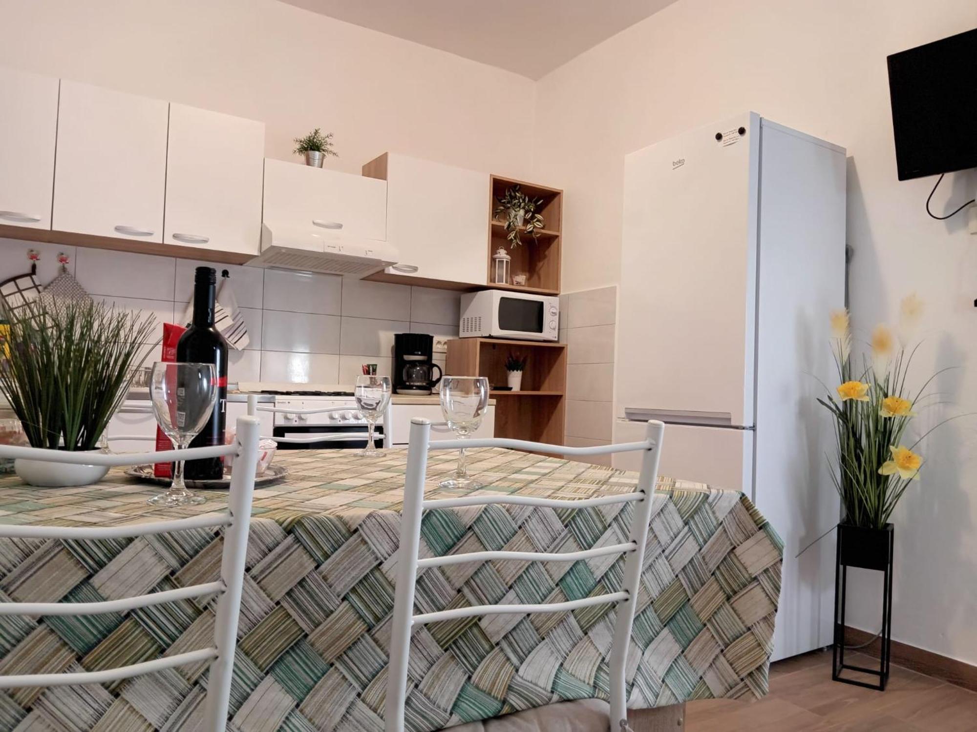 Apartmani Goga セリネ エクステリア 写真